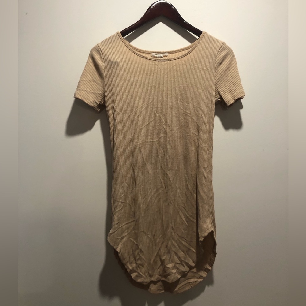 Streetwear Society Ribbed Short-Sleeve Tunic in Beige